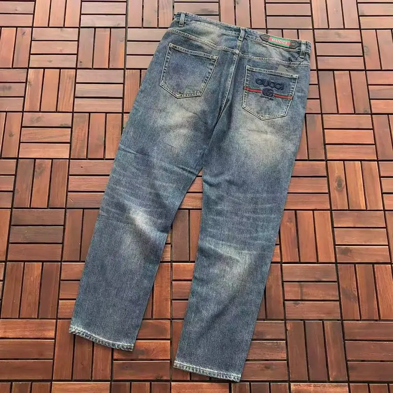 ￥~135 G🔥C🔥I JEANS 55070932 (im 185CM 70KG iwear size 34 in the photo)