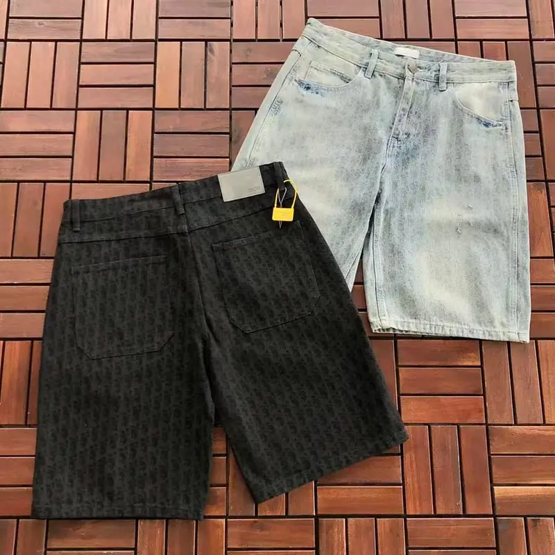 ￥ ~ 185 D🔥O🔥 SHORTS JEANS 55070416 (im 185CM 70KG iwear size L in the photo)