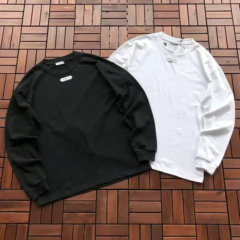 ￥~185 D🔥O🔥LONG-SLEEVE 66080253 (im 185CM 70KG iwear size L in the photo)