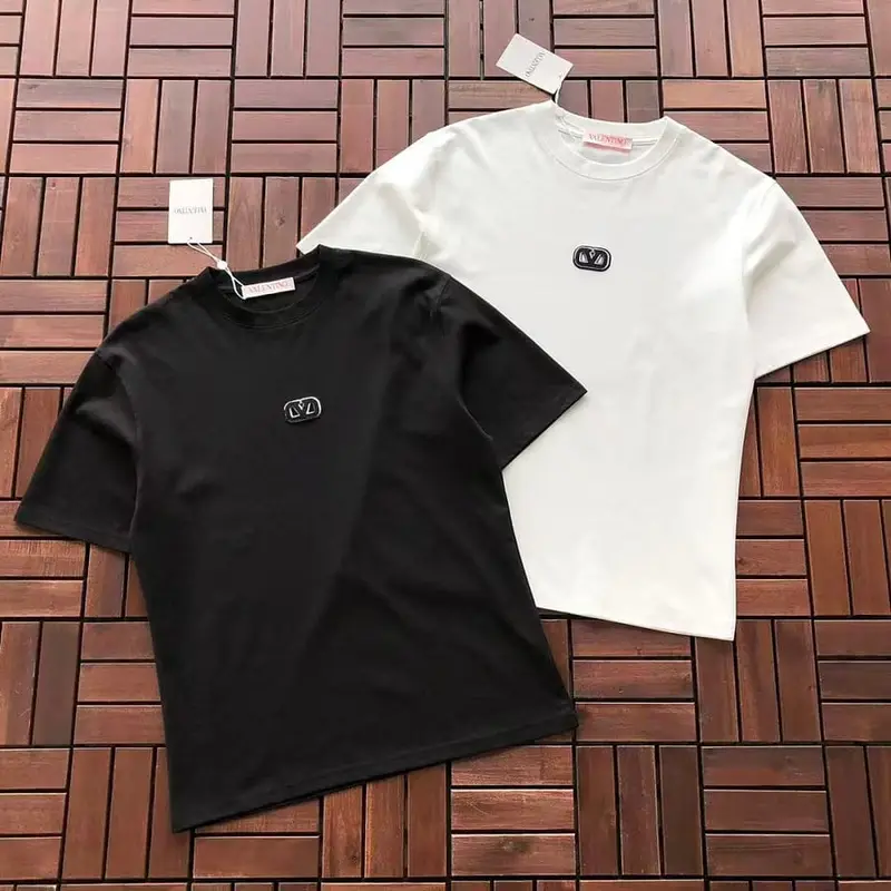￥ 169 VALENTINO T-SHIRT 88070210 (im 185CM 80KG iwear size L in the photo)