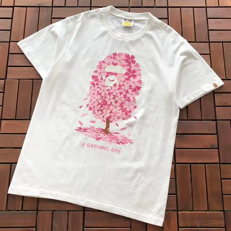 ￥~75 BAPE T-SHIRT 66071412 (im 185CM 70KG iwear size M in the photo)
