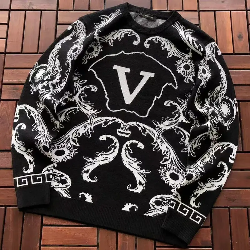 ￥ ~ 199 VE🔥SA🔥E SWEATER 55072916 (im 185CM 70KG iwear size L in the photo)