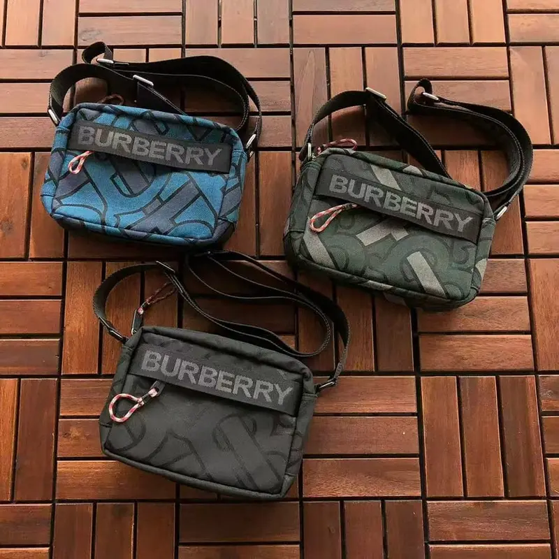 ￥~179 B🔥RB🔥RRY BAG 66070114 （长20CM*宽14CM*高7CM）