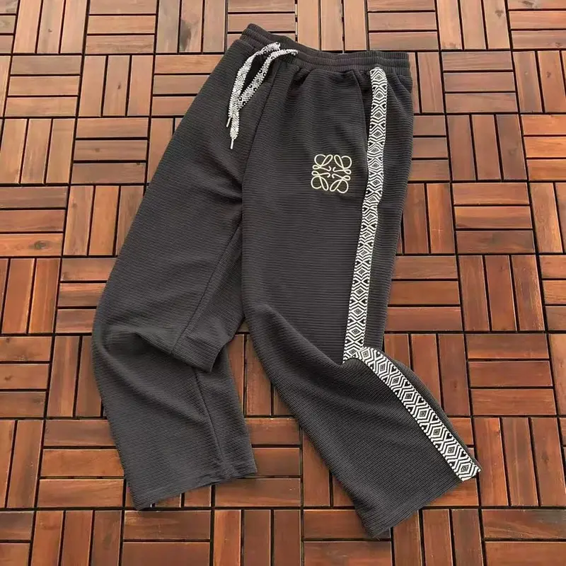 ￥ ~ 119 L🔥E🔥🔥TROUSERS 55072020 (im 185CM 70KG iwear size M in the photo)