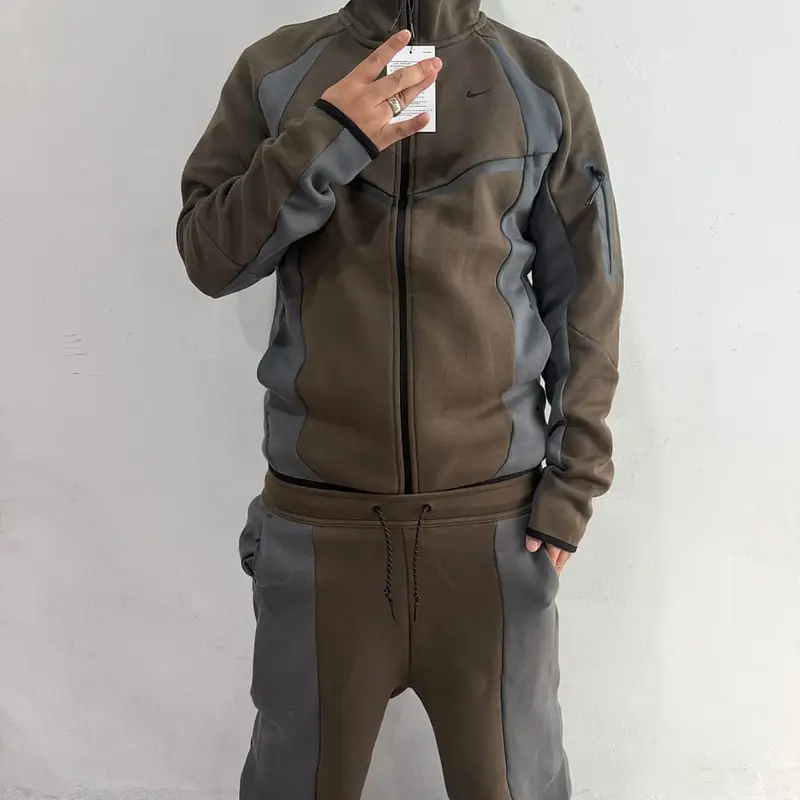 brown Nk new tech fleece