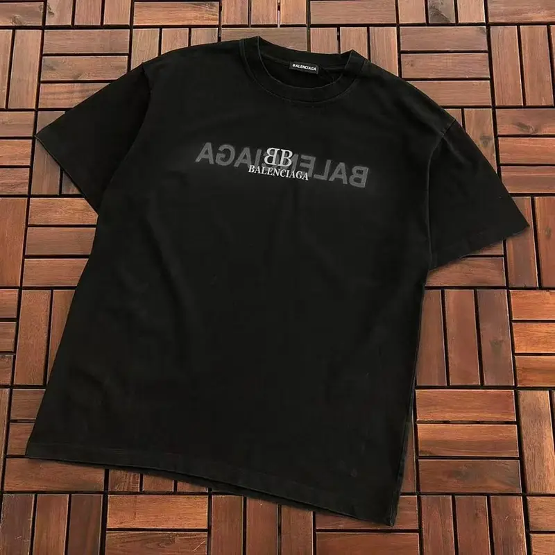 ￥ ~ 119 B🔥L🔥🔥🔥IA🔥A T-SHIRT 55072014 (im 185CM 70KG iwear size S in the photo)