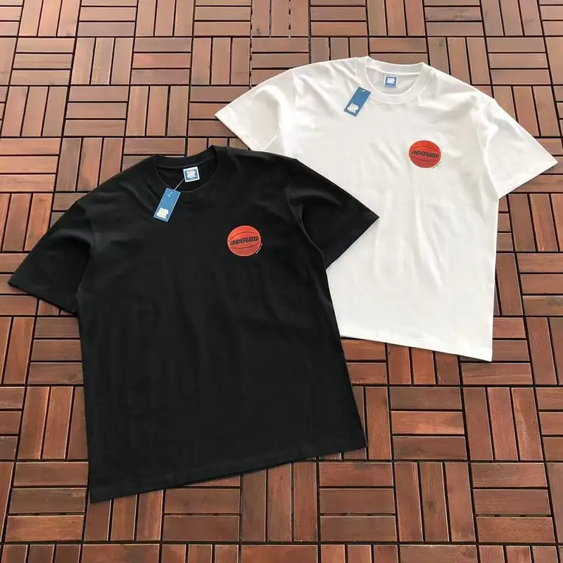 ￥~85 UNDEFEATED T-SHIRT 55070653 (im 185CM 80KG iwear size L in the photo)