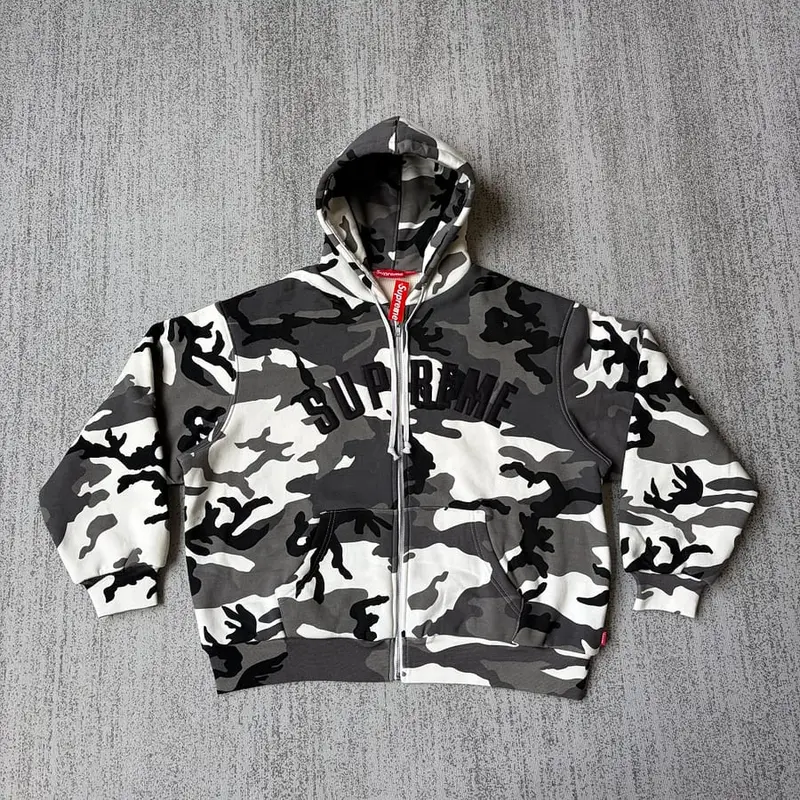 Supreme Zipper sweatshirt