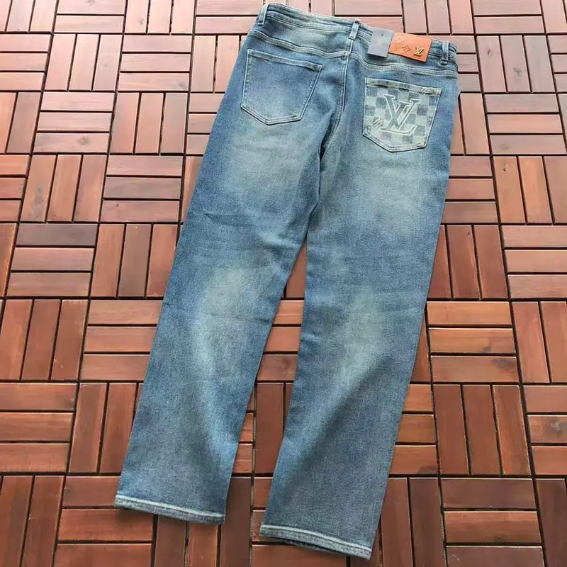 ￥~226 L🔥JEANS 66070742 (im 185CM 70KG iwear size 34 in the photo)