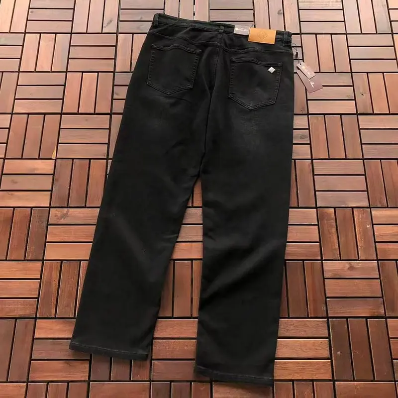 ￥~135 L🔥🔥O P🔥A🔥A JEANS 55071529 (im 185CM 80KG iwear size 36 in the photo)