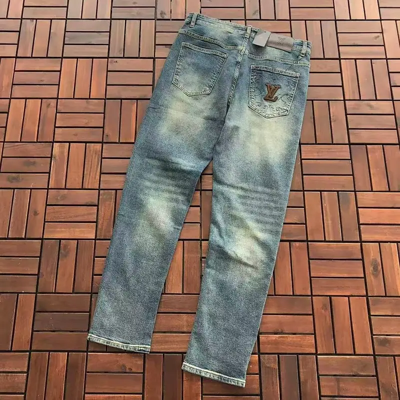 ￥~135 L🔥JEANS 55070943 (im 185CM 70KG iwear size 34 in the photo)
