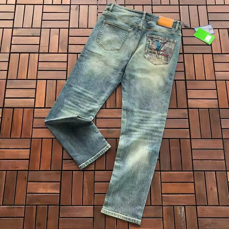 ￥~175 L🔥JEANS 66063001 (im 180CM 68KG iwear size 33 in the photo)