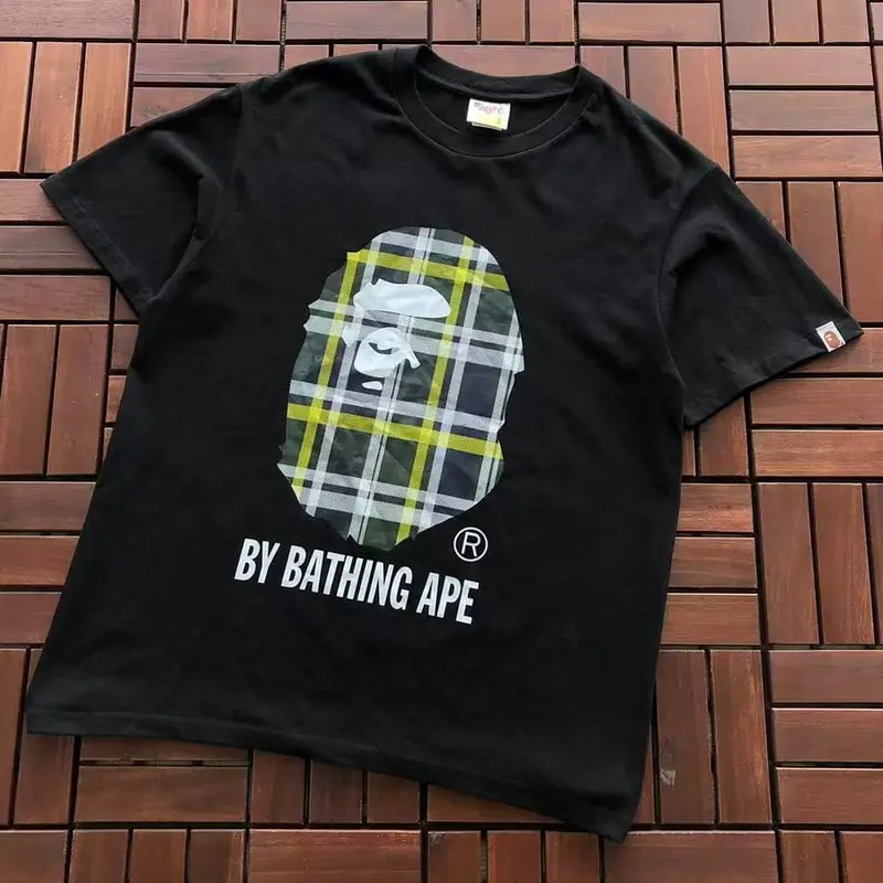 ￥~75 BAPE T-SHIRT 66072265 (im 185CM 70KG iwear size M in the photo)