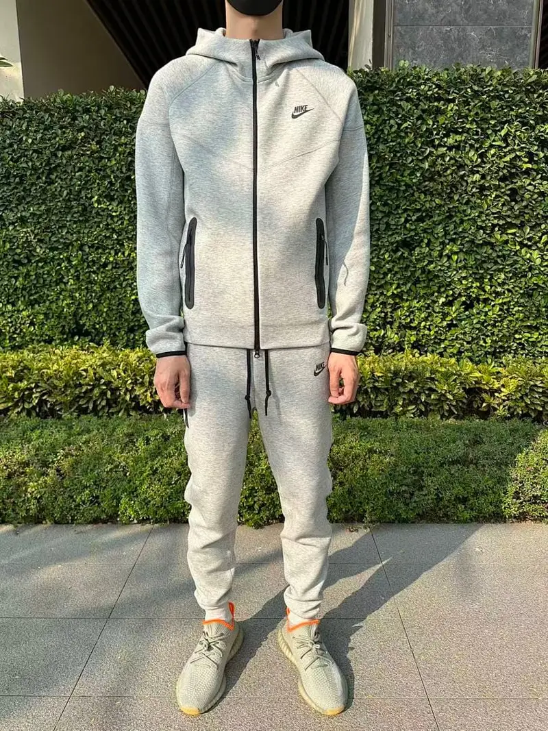 TF 2023 FB7921-063￥255 zip-up coat FB8002-063￥245 pants (im 180CM 68KG iwear size S in the photo)