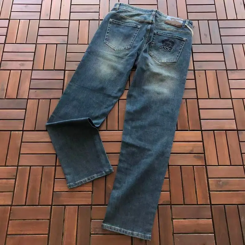 ￥~226 G🔥C🔥I JEANS 66070283 (im 185CM 70KG iwear size 33 in the photo)