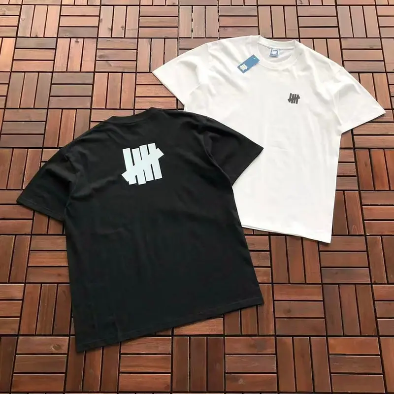 ￥~85 UNDEFEATED T-SHIRT 55070677 (im 185CM 80KG iwear size L in the photo)