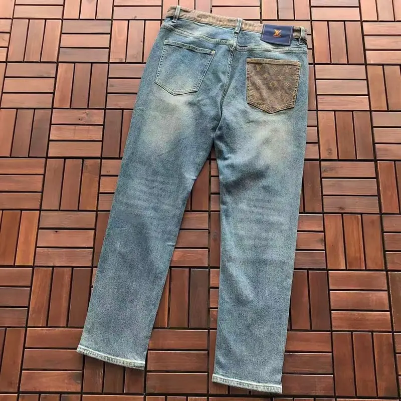 ￥~135 L🔥JEANS 55070952 (im 185CM 70KG iwear size 34 in the photo)