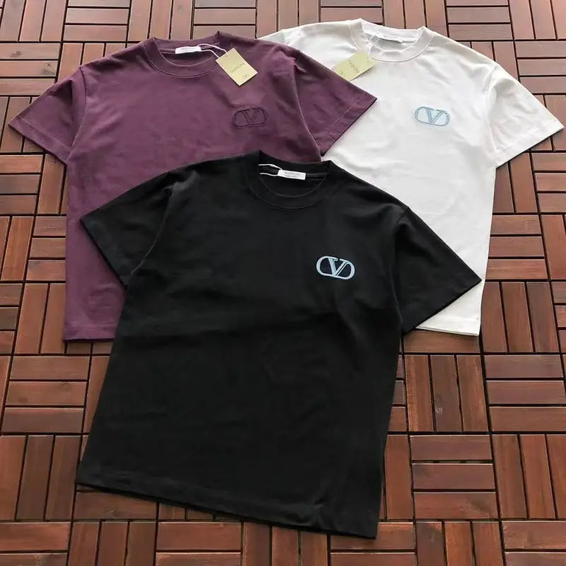 ￥ ~ 119 VALENTINO T-SHIRT 55072006 (im 185CM 70KG iwear size L in the photo)