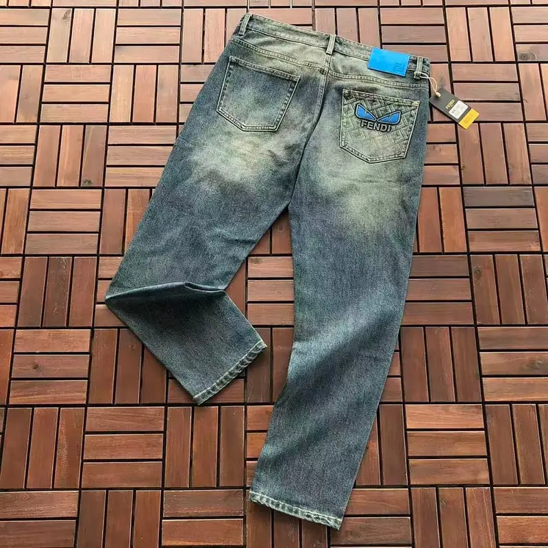 ￥~175 F🔥🔥D🔥JEANS 66063003 (im 180CM 68KG iwear size 34 in the photo)