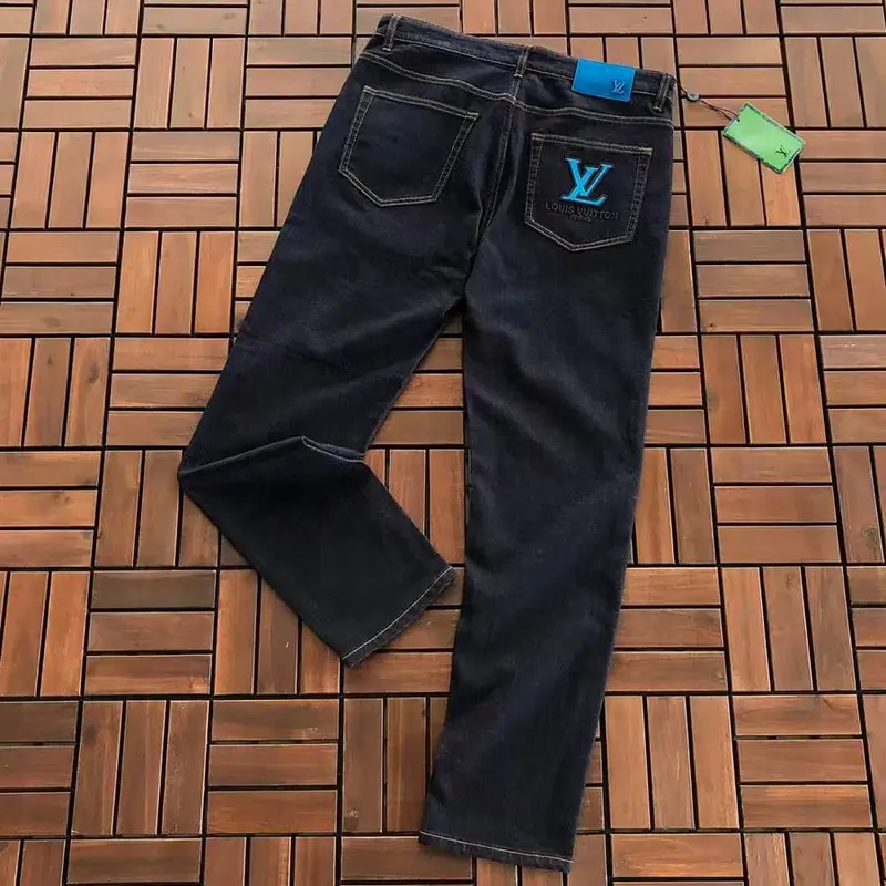 ￥~175 L🔥JEANS 66063009 (im 180CM 68KG iwear size 33 in the photo)