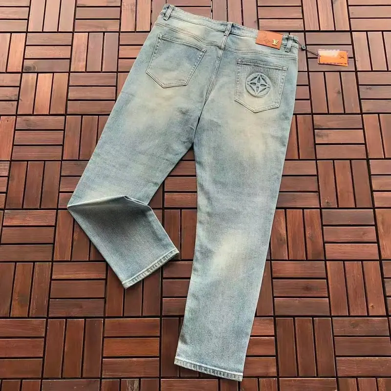 ￥ ~ 135 L🔥JEANS 55071572 (im 185CM 80KG iwear size 36 in the photo)