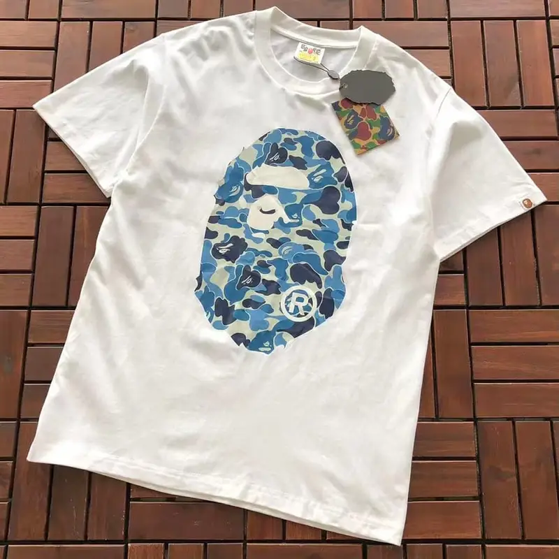 ￥~75 BAPE T-SHIRT 66071416 (im 185CM 70KG iwear size S in the photo)
