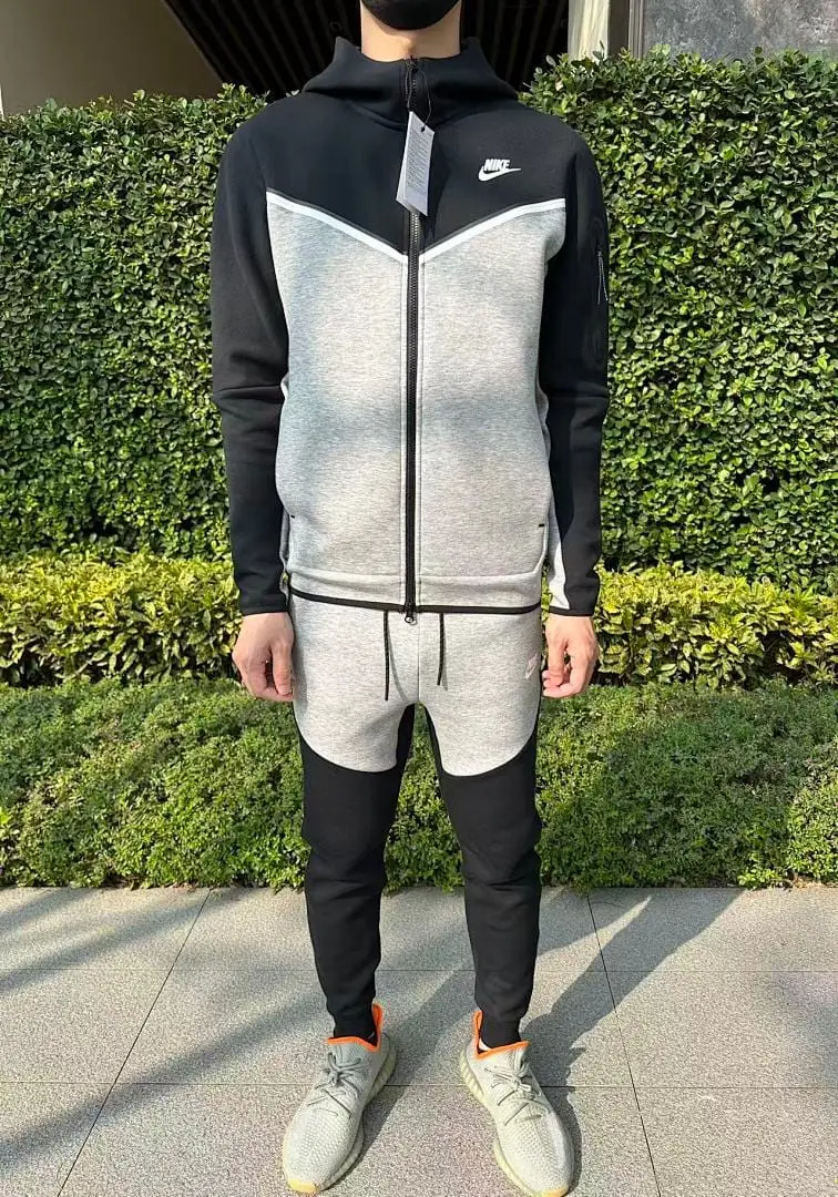 TF 2020 CU4489-016￥255zip-up coat CU4495-016￥245pants (im 180CM 68KG iwear size S in the photo)