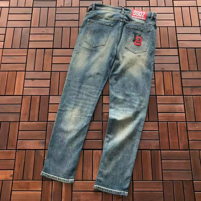 ￥~135 D🔥Q🔥🔥R🔥D2 JEANS 55070955 (im 185CM 70KG iwear size 34 in the photo)