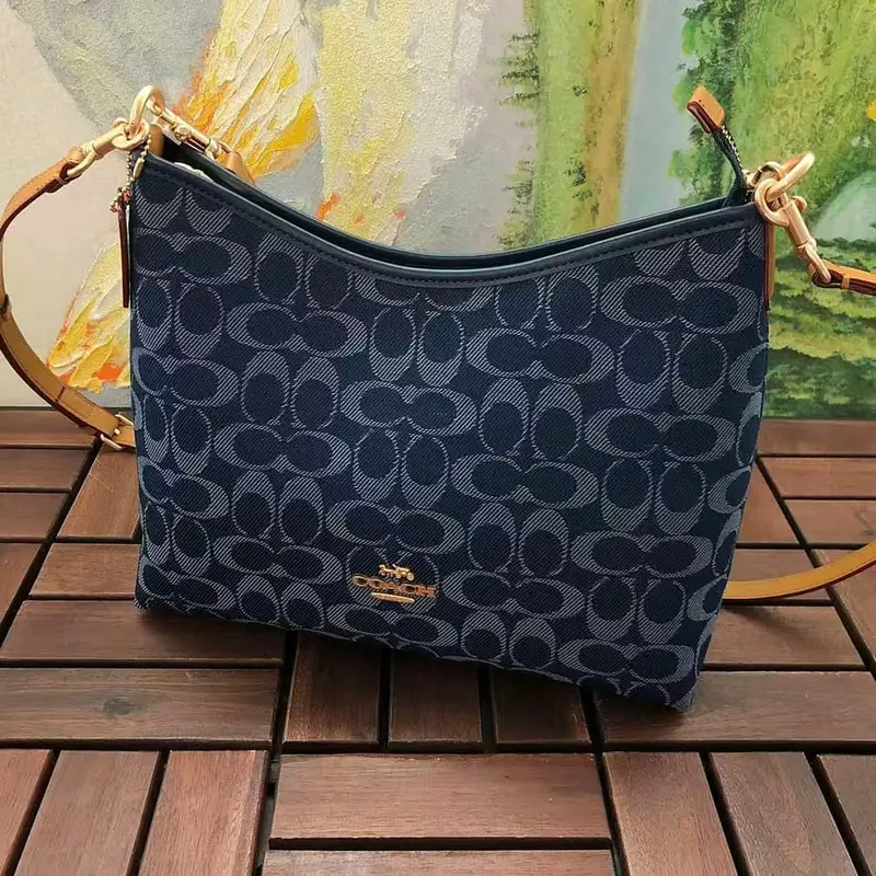 ￥~125 C🔥A🔥H BAG 66080601（长29CM*宽22CM*高8CM）