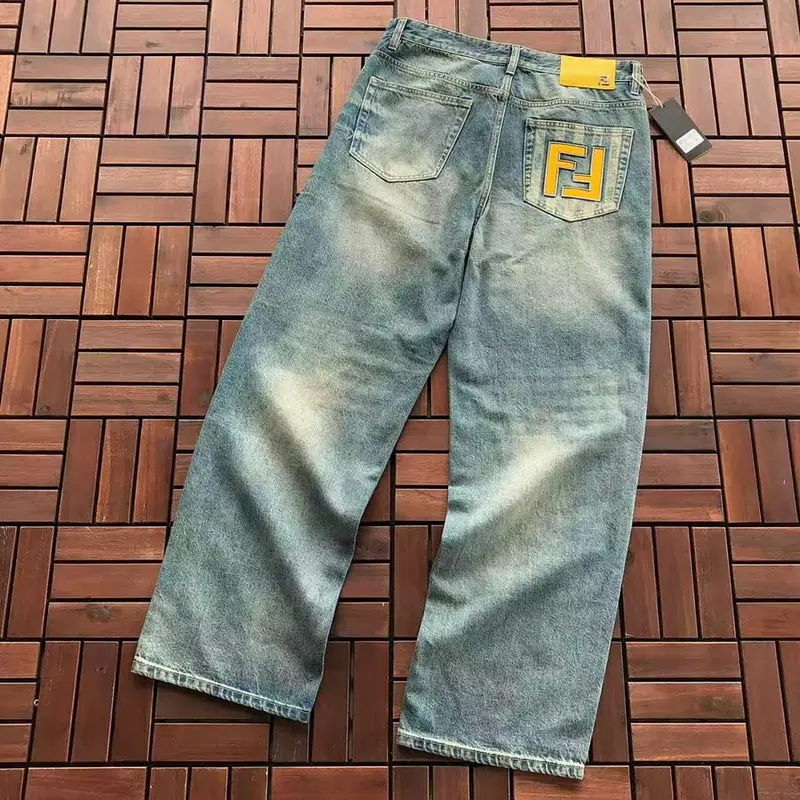 ￥~175 F🔥🔥D🔥JEANS 66063004 (im 180CM 68KG iwear size 33 in the photo)