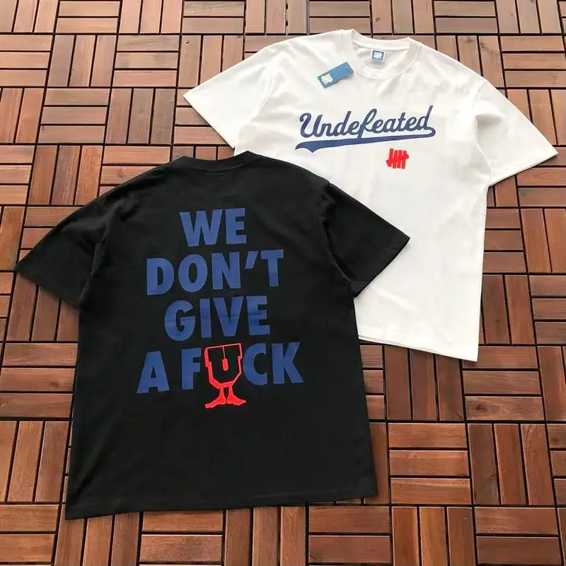 ￥ ~ 85 UNDEFEATED T-SHIRT 11123012 (im 180CM 68KG iwear size L in the photo)