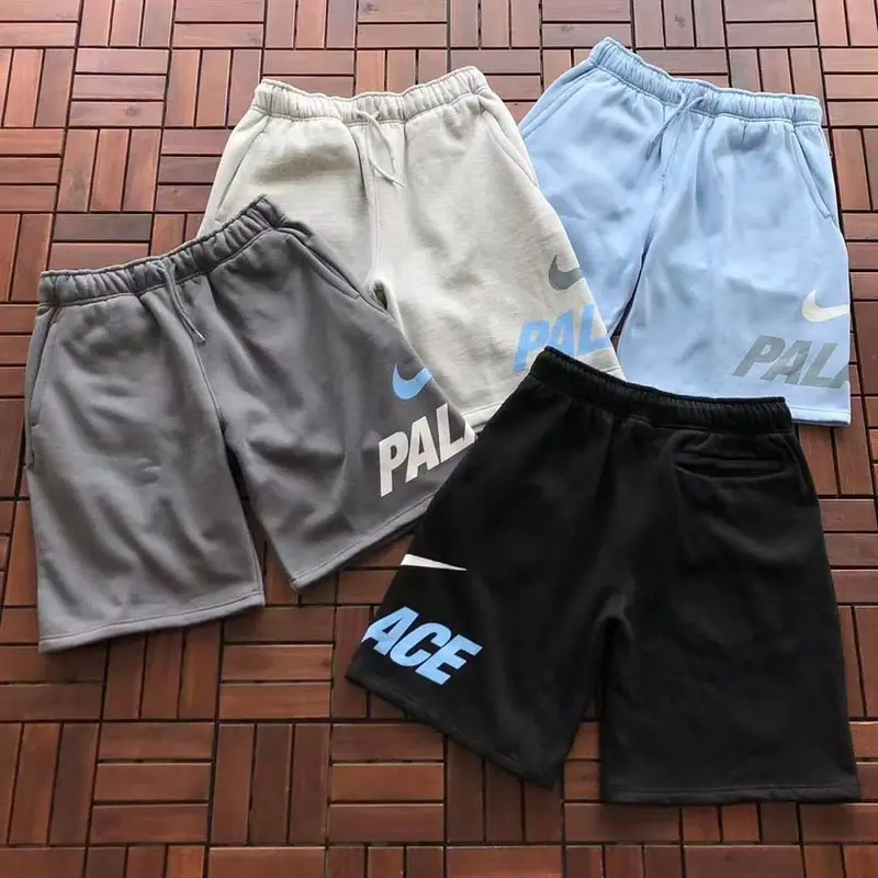 ￥179 P🔥LA🔥E & N🔥K🔥SHORTS FLEECE 88060311 (im 185CM 70KG iwear size M in the photo)