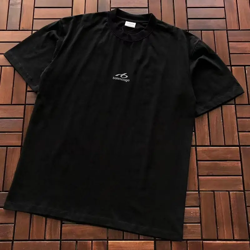 ￥ ~ 125 B🔥L🔥🔥🔥IA🔥A T-SHIRT 55070160 (im 185CM 70KG iwear size M in the photo)