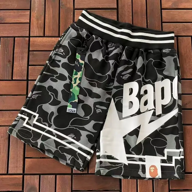 ￥~115 BAPE SHORTS 55040771 (im 185CM 80KG iwear size M in the photo)