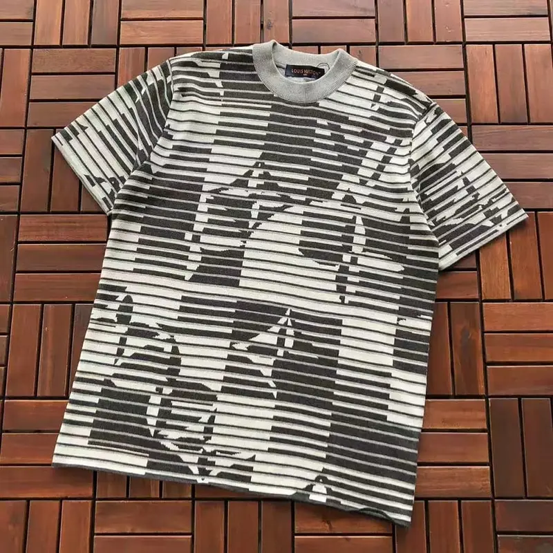 ￥ ~ 179 L🔥T-SHIRT SWEATER 55073055 (im 185CM 70KG iwear size S in the photo)