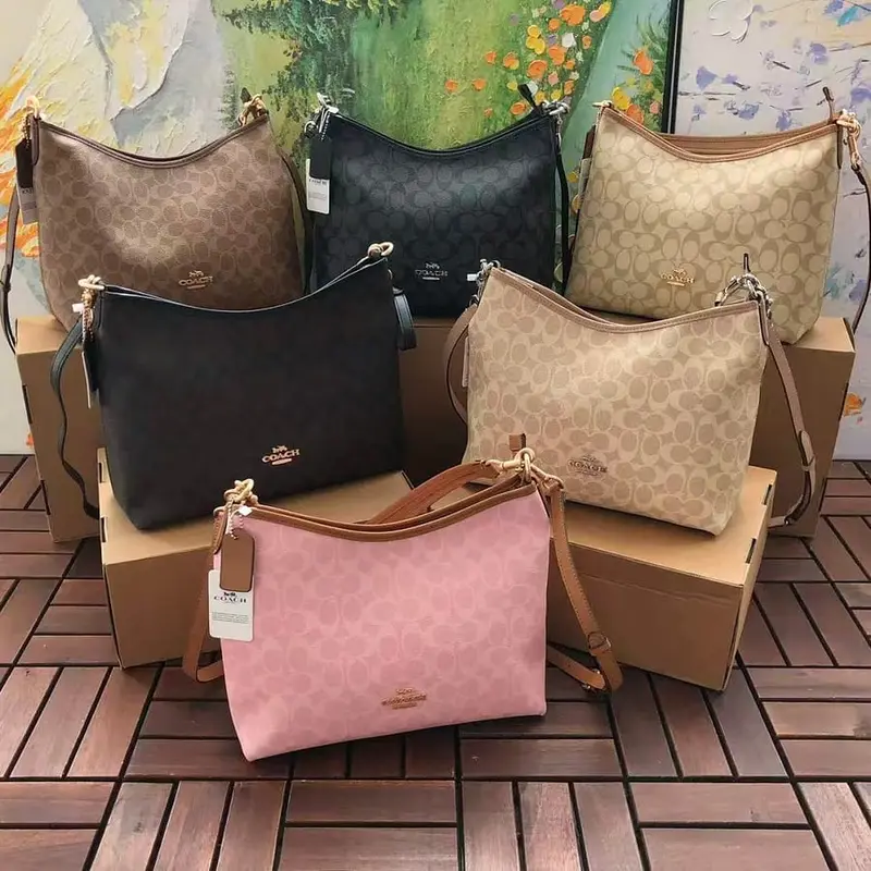￥~125 C🔥A🔥H BAG 66080604（长28CM*宽22CM*高8CM）
