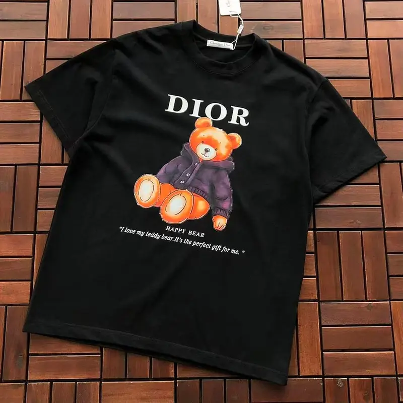 ￥ ~ 119 D🔥O🔥 T-SHIRT 55072023 (im 185CM 70KG iwear size M in the photo)