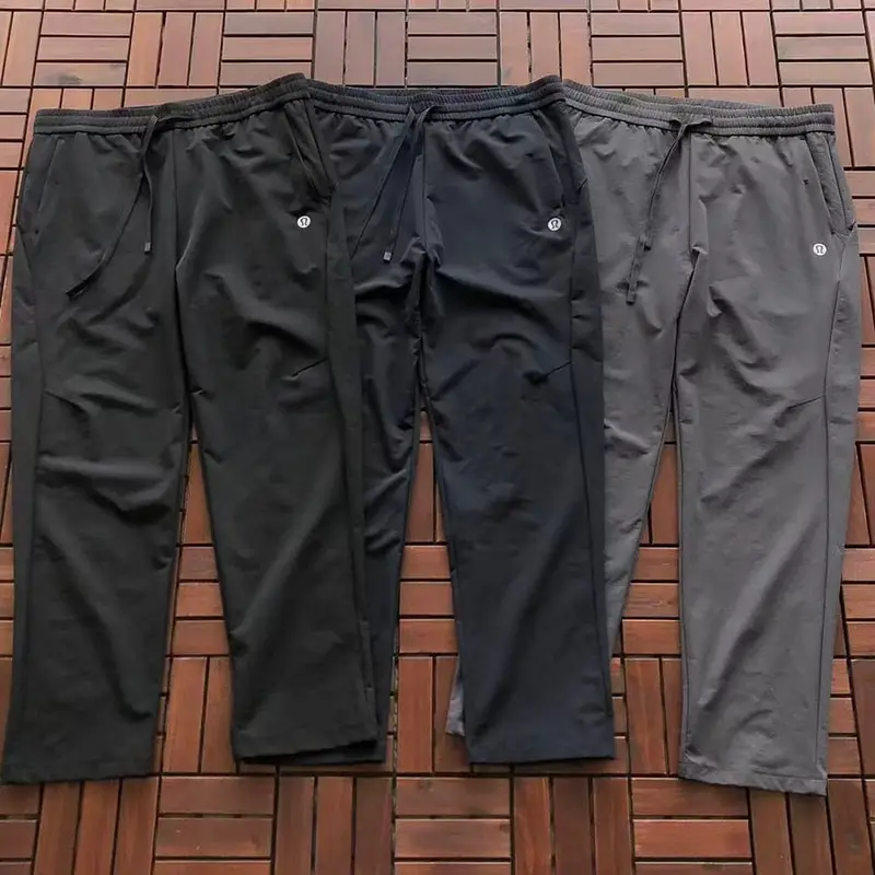 ￥~185 L🔥🔥UL🔥M🔥N TROUSERS 66080315 (im 185CM 70KG iwear size 3XL in the photo)