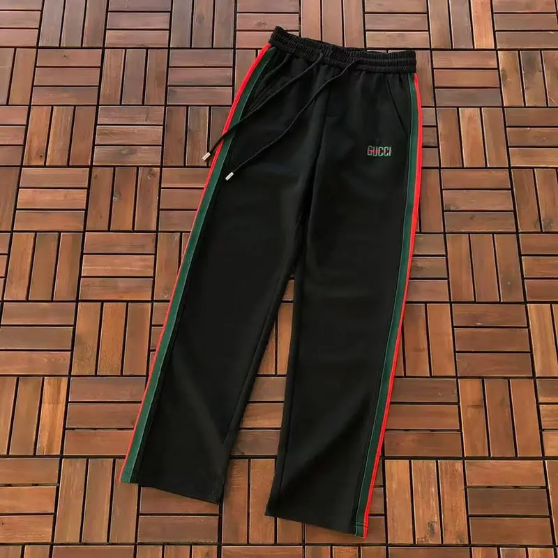 ￥219 G🔥C🔥I TROUSERS 88063010 (im 180CM 68KG iwear size M in the photo)