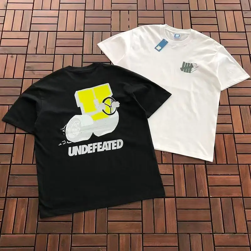 ￥~85 UNDEFEATED T-SHIRT 55070650 (im 185CM 80KG iwear size L in the photo)