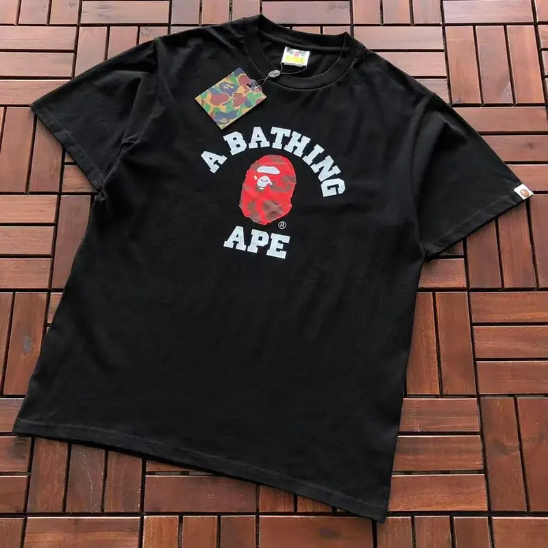 ￥~75 BAPE T-SHIRT 66072232 (im 185CM 70KG iwear size S in the photo)
