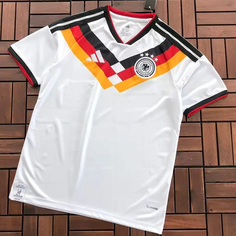 ￥ ~ 59 FOOTBALL T-SHIRT 55051142 (im 185CM 80KG iwear size M in the photo)