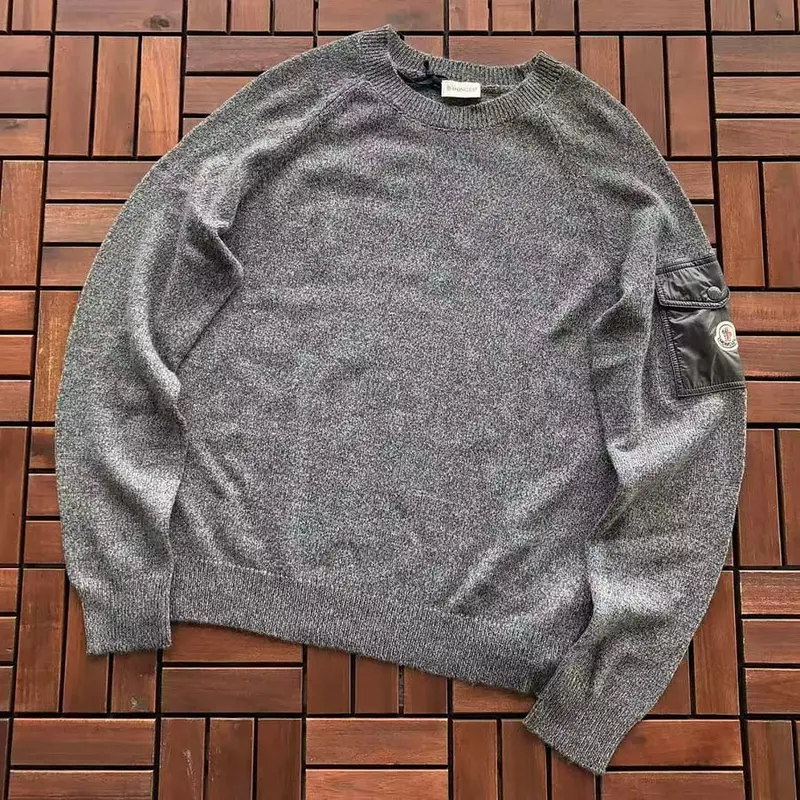 ￥~538 M🔥🔥🔥🔥🔥R SWEATER 55072702 (im 185CM 80KG iwear size M in the photo)