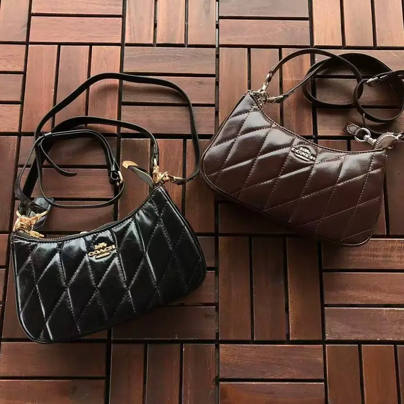 ￥~179 C🔥A🔥H BAG 66081307 （长24CM*宽14CM*高7CM）