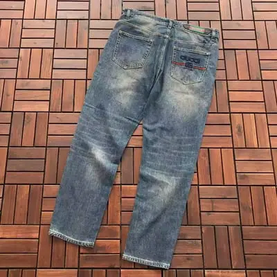 ￥~135 G🔥C🔥I JEANS 55070932 (im 185CM 70KG iwear size 34 in the photo)