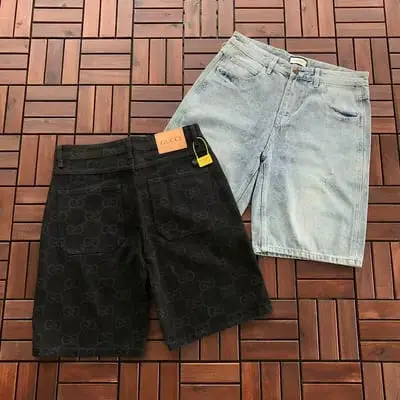 ￥ ~ 185 G🔥C🔥I SHORTS JEANS 55070417 (im 185CM 70KG iwear size L in the photo)
