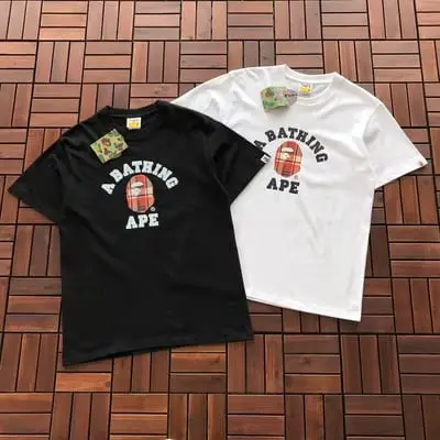 ￥~79 BAPE T-SHIRT 77063044 (im 185CM 70KG iwear size M in the photo)