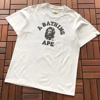 ￥~75 BAPE T-SHIRT 66072270 (im 185CM 70KG iwear size M in the photo)