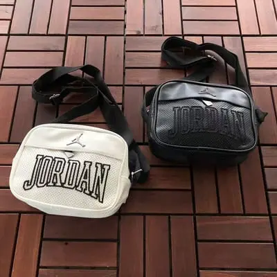 ￥~179 AIR J🔥RD🔥N BAG 66070115（长20CM*宽14CM*高7CM）
