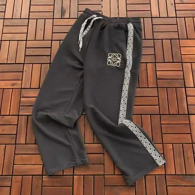 ￥ ~ 119 L🔥E🔥🔥TROUSERS 55072020 (im 185CM 70KG iwear size M in the photo)